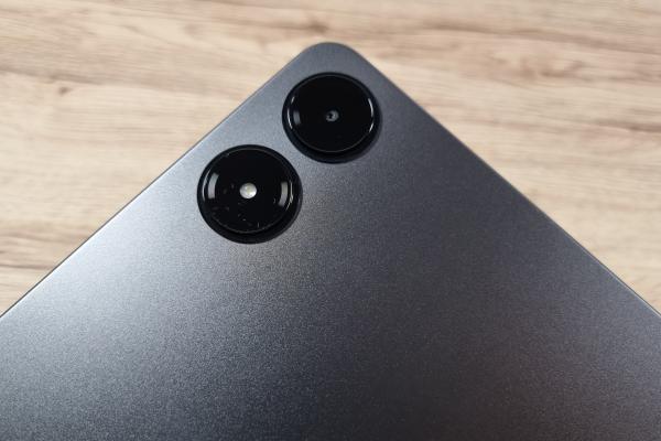 Redmi Pad Pro: Camera cu 2 senzori de 8 MP, chiar şi blitz
