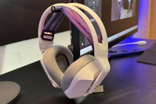 Logitech a dezvăluit ASTRO A50 Gen 5; Primele impresii hands-on cu PLAYSYNC Audio