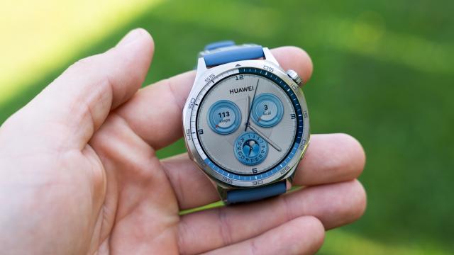 <b>HUAWEI Watch GT 5 46mm Review: Smartwatch-ul care te însoțește la cele mai elegante evenimente dar și pe pista de alergare, acum cu funcții fitness avansate</b>HUAWEI a adus la mijloc de lună septembrie un cvartet de smartwatch-uri pe piață și le enumăr rând pe rând de la HUAWEI Watch GT 5 41mm, Watch GT 5 46mm, Watch GT 5 Pro 46mm și până la Watch GT 5 Pro 42mm. Acesta din urmă 