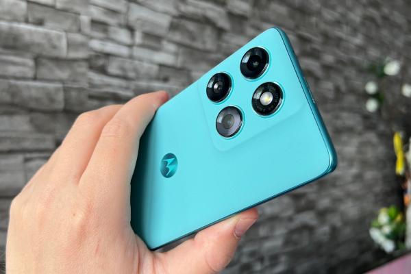 Motorola edge 60 Fusion Unboxing: telefonul midrange cu Moto AI, mai "Amazonian" şi robust