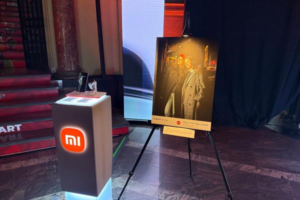 Lansare Xiaomi 15 Art Safari