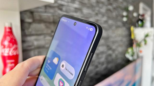 <b>Samsung Galaxy A36: E mai bun Snapdragon 6 Gen3 decât Exynos 1380 de pe A35? (Benchmark-uri)</b>Te-ai fi așteptat ca un smartphone precum Samsung Galaxy A36 să ofere procesor Exynos la bord, dar iată că de această dată te înșeli pentru că firma sud-coreeană a decis să schimbe un pic componentele de la interior. Acolo unde