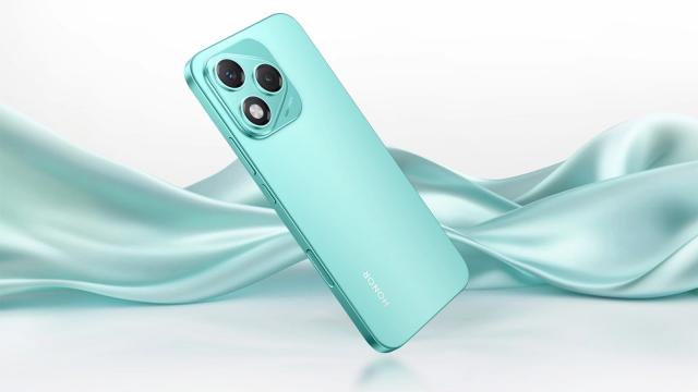 <b>HONOR 400 Lite disponibil de azi oficial în România, la sumă atractivă; Ecran AMOLED generos, funcții AI + cameră de 108 MP</b>Data de 7 aprilie ne aduce debutul oficial al smartphone-ului HONOR 400 Lite în România. E un model midrange ce aduce specificații destul de bune, cu design slim și greutate de doar 171 de grame. Vine cu un display AMOLED generos, cameră de 108 MP