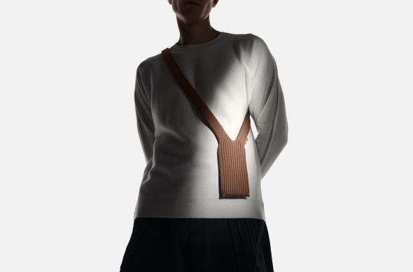 iPhone Pocket: Apple-iPhone-Pocket-and-ISSEY-MIYAKE-cinnamon.jpg