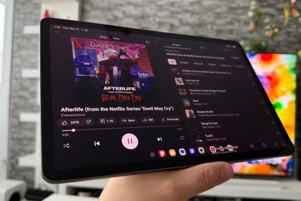Samsung Galaxy Tab S11: Acustică stereo de boxă portabilă, bas și claritate pentru muzică, filme
