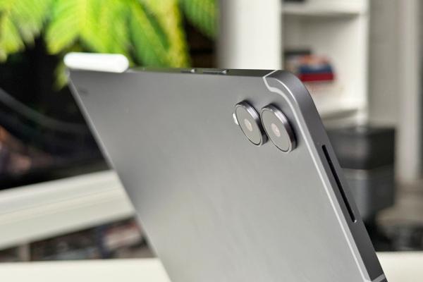 Samsung Galaxy Tab S11 Ultra: Cameră duală decentă, dar rar folosită pentru fotografiat outdoor