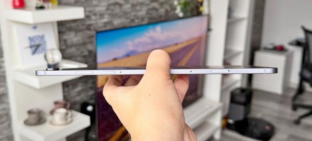 Samsung Galaxy Tab S11: Design slim și corp metalic foarte ușor de manevrat de pe canapea