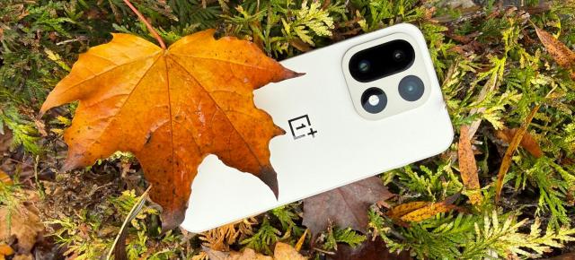 OnePlus 15: Finisaj mat excelent pentru un spate cu acoperire ceramică și zgârieturi care... se șterg