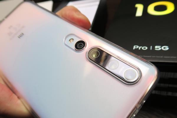 Xiaomi Mi 10 Pro 5G Unboxing: primele impresii despre telefonul 5G cu 3 difuzoare care vrea să îi pună capac lui S20 Ultra (Video)