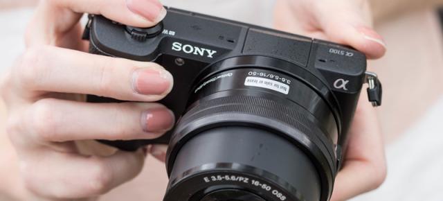 Altex vine cu noi Reduceri REALE și ne propune astăzi un laptop de gaming, mirrorless Sony ieftin și telefon cu zoom optic 3x