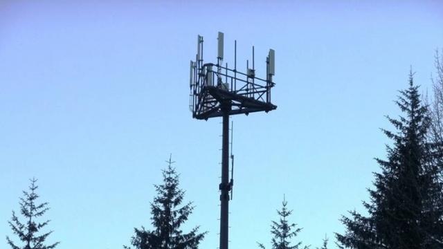 <b>Noi antene 5G arse, de această dată în Canada; Pandemia de prostie se extinde</b>Am crezut că acele cazuri de antene 5G arse din UK cu câteva săptămâni în urmă vor fi un caz izolat. Nici gând! Canadienii vor să bată britanicii la IQ scăzut şi au reuşit să ajungă subiect de ştiri, prin 4 incendieri de

