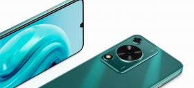 HUAWEI Enjoy 70 surprinde cu un buton extra lateral și mod Always on Display pe un panou IPS LCD