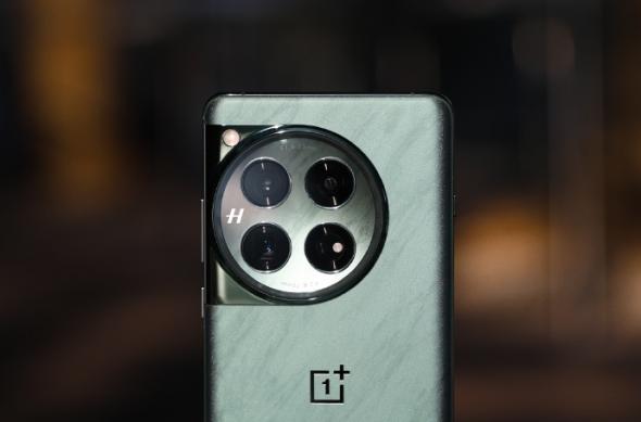 OnePlus 12 - Fotografii hands-on (Leak): 6f44fda3gy1hkfnqshvzfj22mo3y0x6p.jpg