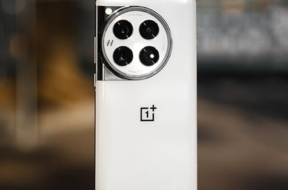 OnePlus 12 - Fotografii hands-on (Leak): 6f44fda3gy1hkfnqvdev2j22y34a7u0x.jpg