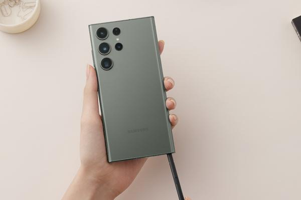 Stylus-ul lui Galaxy S24 Ultra apare în baza de date FCC; Designul noului S-Pen e dezvăluit