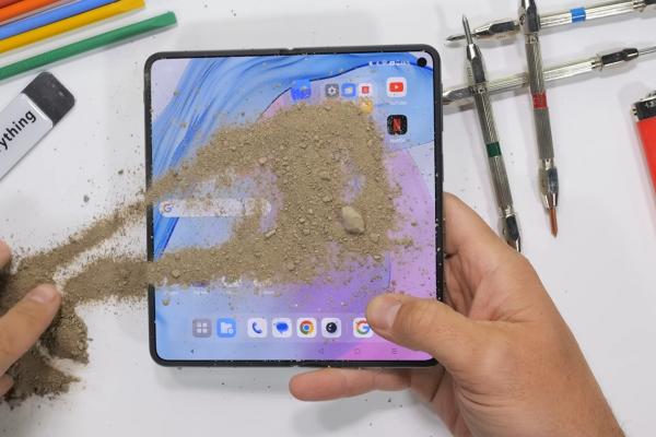 Cât de rezistent este OnePlus Open? Pliabilul a ajuns pe masa de teste a lui JerryRigEverything