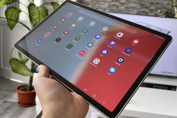 Samsung Galaxy Tab S9 FE+ 5G: Conectivitate supraîncărcată cu 5G, gata de streaming şi videoconferinţe oriunde