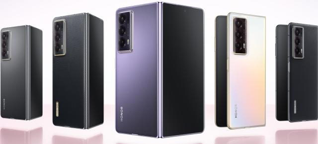 Honor îşi aduce telefonul pliabil Magic V2 în România în ianuarie 2024