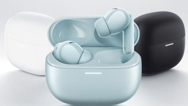 <b>Xiaomi dezvăluie căştile Redmi Buds 5 Pro, cu Spatial Audio, ANC de 52 decibeli</b>Xiaomi a lansat pe 29 noiembrie telefoanele Redmi K70, dar nu doar pe ele. Au debutat şi laptopuri Redmi, un ceas inteligent, dar şi o pereche de căşti, Redmi Buds 5 Pro. Avem de-a face cu căşti cu Spatial Audio şi cu anulare puternică de zgomot.