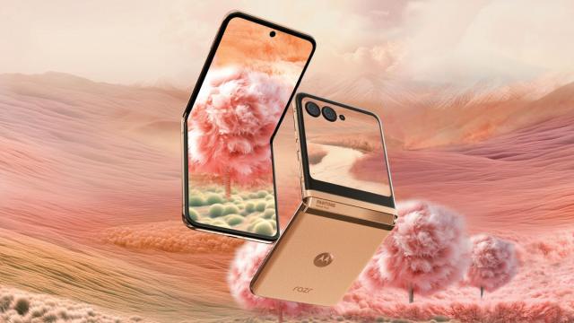 <b>"Puf de piersică" e culoarea Pantone 2024 pe care Motorola RAZR 40 Ultra și Edge 40 Neo o adoptă deja (Peach Fuzz)</b>La final de an vedem dezvăluirea "Culorii anului" viitor, semnată Pantone. În 2024 e vorba despre Peach Fuzz, adică "puf de piersică", iar Motorola, ca partener Pantone ne oferă deja două telefoane în această nuanţă. E vorba despre RAZR 
