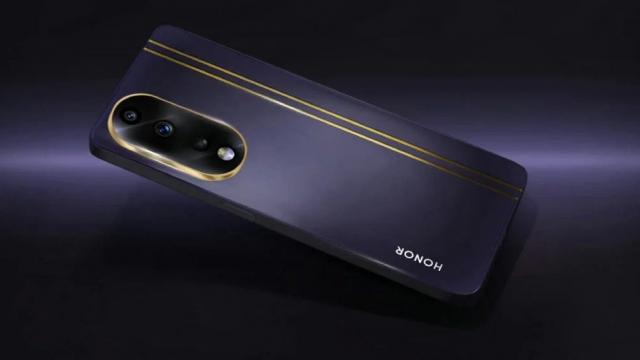 <b>Prima imagine cu Honor 90 GT este aici și scoate la iveală un design minimalist, cu muchii plate și elemente aurii</b>Printre telefoanele pe care le mai așteptăm lansate până la final de an se numără și Honor 90 GT, terminal care astăzi decide să își dezvăluie design-ul. Avem un teaser oficial care ne prezintă terminalul în toată splendoarea sa, sosind aici 