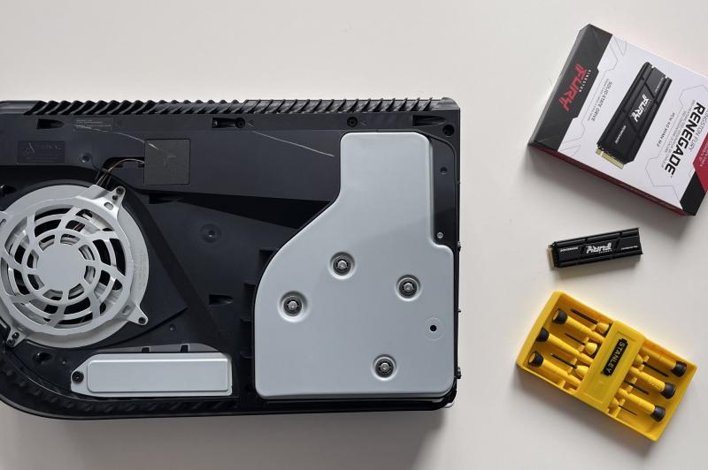 Kingston Fury Renegade - Instalare PS5: Kingston-Fury-Renegade_009.jpg