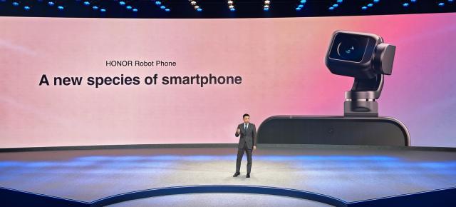 HONOR vorbește despre „Augmented Human Intelligence” la MWC 2026; Robot Phone devine piesa centrală a prezentării