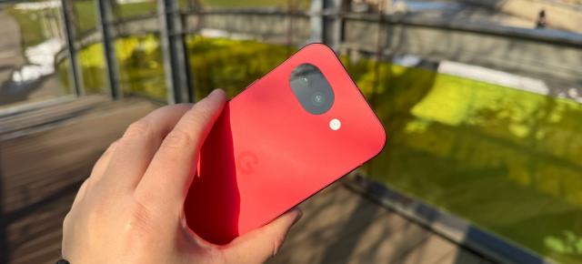 Google Pixel 10a: Camera duală păstrată de la predecesor, cu focalizare foarte bună, bokeh Pro și selfie-uri expresive