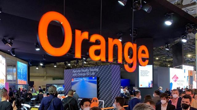 <b>Orange mizează pe Samsung pentru rețele virtualizate; vRAN și Open RAN intră într-o nouă etapă în Europa</b>Samsung și Orange duc mai departe colaborarea pe zona de rețele virtualizate. Se pare că din 2026 companiile vor extinde implementarea vRAN și Open RAN în mai multe piețe europene. Anunțul vine la câțiva ani după startul proiectelor pilot