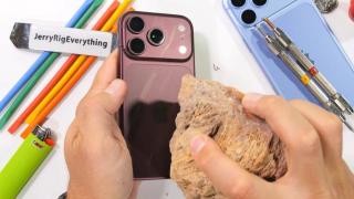 iPhone 18 Pro și 18 Pro Max, puse la încercare de JerryRigEverything: ecranele rezistă la zgârieturi, iar carcasele nu se îndoaie (Video)