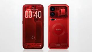 Xiaomi 18 Pro și 18 Pro Max primesc ediții speciale roșii, cu design transparent și accesorii asortate; Prețurile trec de 1.400 de dolari
