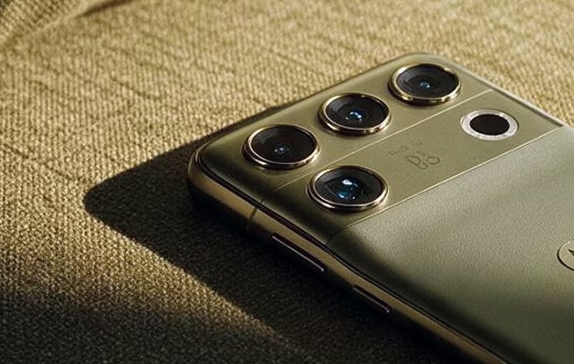 Motorola Signature 27 este superb: Moto și-a găsit în sfârșit propria identitate de flagship