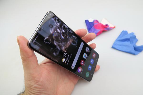 Turul Magazinelor #1031: ASUS Zenfone 8 şi laptopuri de gaming sub 3000 lei + jocuri PS4, PS5 la discount de Crăciun