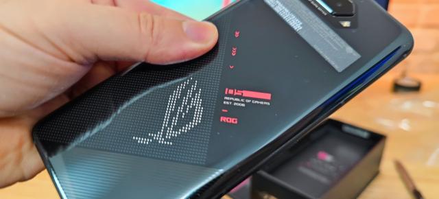 ASUS ROG Phone 5s: Design vizual identic cu cel de la ROG Phone 5