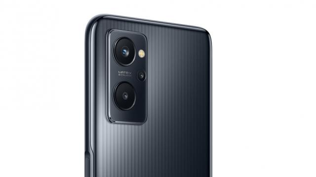 <b>realme 9i apare în randări proaspete, dezvăluind o cameră triplă şi spate dungat; Are un procesor de 6 nm 4G</b>realme e gata să extindă seria GT de produse în curând, odată cu sosirea lui GT 2 Pro, cu procesor Snapdragon 8 Gen 1 la interior, dar mai are un telefon nou să ne prezinte. E vorba despre realme 9i, care a apărut în randări