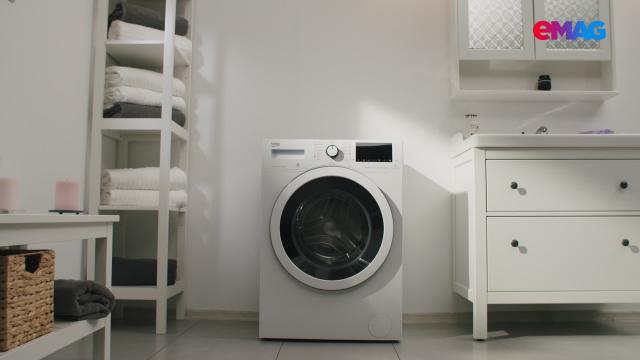 <b>Top 5 mașini de spălat rufe recomandate de Mobilissimo pentru cupoanele programului Rabla Electrocasnice de pe eMAG</b>După ce ieri v-am prezentat topuri cu recomandări de televizoare și frigidere care pot fi achiziționate prin intermediul programului național Rabla pentru Electrocasnice, astăzi vă oferim sugestii de mașini de spălat rufe