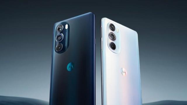 <b>Motorola Edge X30 a debutat: primul telefon cu procesor Snapdragon 8 Gen 1 are şi o ediţie specială cu cameră sub ecran</b>Motorola a prezentat astăzi primul telefon cu procesor Snapdragon 8 Gen 1, Motorola Edge X30. El soseşte la o săptămână după anunţarea procesorului şi aflăm că terminalul va avea două variante, inclusiv una Special Edition