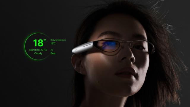 <b>INNO Day 2021: Air Glass devin oficiali drept o pereche de ochelari AR, disponibili la vânzare din T1 2022</b>Evenimentul OPPO INNO DAY 2021 a debutat astăzi cu o lansare foarte importantă, cea a ochelarilor OPPO Air Glass. Vorbim de fapt despre un device asistat AR (aR) care se atașează o ramă specială și care folosește un micro proiector 