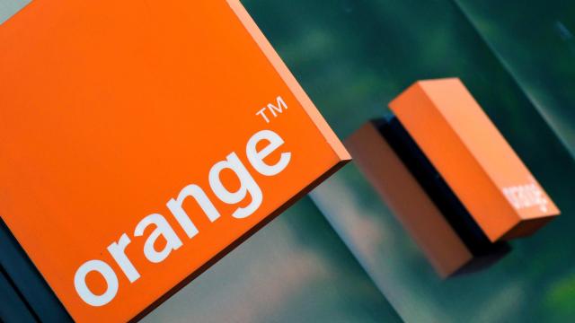 <b>Orange vine cu oferte speciale la telefoane și abonamente pentru cei care se portează din alte rețele; Iată portofoliul de smartphone-uri</b>Finalul de an vine cu surprize interesante din partea Orange România, operator care oferă iată promoții dedicate pentru cei care aleg să se porteze din altă rețea și să achiziționeze un telefon la abonament. Atât telefoanele, cât 