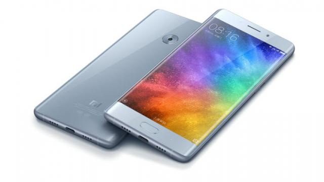 <b>Phablet-ul Xiaomi Mi Note 3 ar putea sosi cu procesor Snapdragon 836 (Zvon)</b>Se pare că nu doar Samsung Galaxy Note 8 va opta pentru un procesor octa-core Qualcomm Snapdragon 836, ci și phablet-ul Xiaomi Mi Note 3. Această veste ajunge astăzi online sub forma unui zvon și aparent așteptăm ca debutul să aibă loc undeva