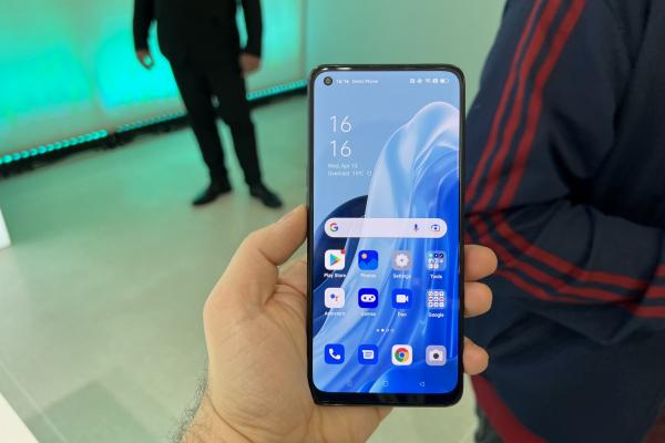 OPPO Reno7 4G - Fotografii Hands-on