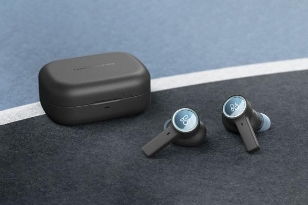 Bang & Olufsen prezintă căștile wireless Beoplay EX, model premium cu ANC și design stil AirPods Pro