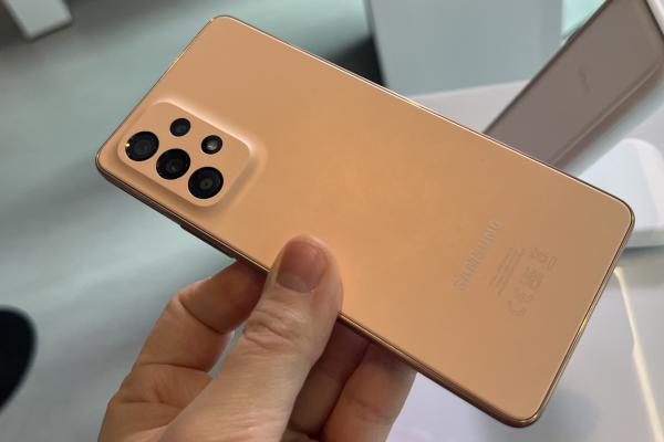 Samsung Galaxy A53 5G Hands on Review: Exynos revine pe midrange, promisiunea unei autonomii crescute