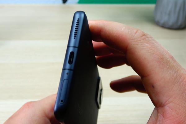 Xiaomi 12 Pro: Acustică stereo cu 4 difuzoare, echilibrată dar cumva înfrânată