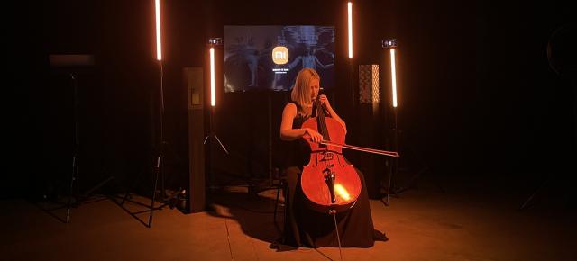 Lansarea seriei de telefoane Xiaomi 12 în magazinele din România este marcată printr-un eveniment local, cu teste foto, artiști și muzică live