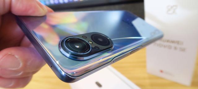 Huawei Nova 9 SE: Design lucios, curbat, magnet de priviri şi amprente