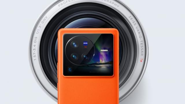 <b>vivo X80 Pro se va lansa pe data de 25 aprilie, cameraphone cu cip de imagine V1+ și senzor nou Samsung GNV de 50 mpx</b>După multe leak-uri și apariții înregistrate în ultimele săptămâni, iată că astăzi seria de telefoane vivo X80 are dezvăluită data lansării. Vorbim pentru moment despre modelele vivo X80 și vivo X80 Pro care sosesc pe 25 aprilie în China 