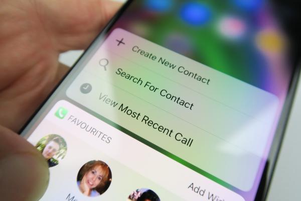 Apple iPhone XS Max: OS, UI, aplicaţii cu iOS 12 şi doar mici schimbări