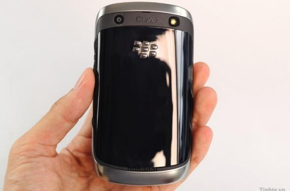 BlackBerry Curve 9370 (Apollo) Într-o ședință foto detaliată (Video): gsmarena_003.jpg