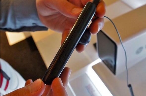 LG Optimus 7 in actiune! Impresionantul handset WP 7 ni se prezinta (Video): lg_gw910_optmius_7_01jpg.jpg